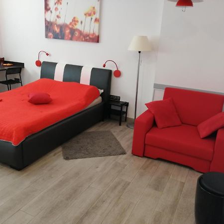 Apartament Salezego Варшава Екстериор снимка